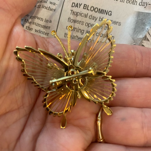 Vintage 1970βs Monet Butterfly Brooch Gold with crystals - Picture 3 of 3
